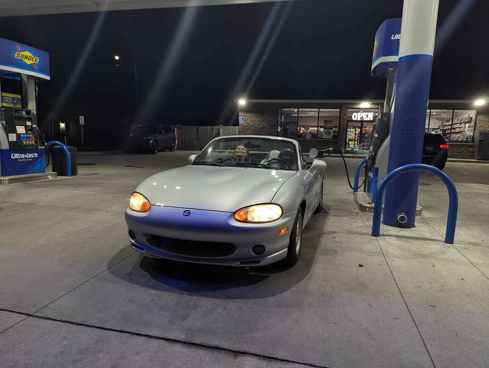 2000 Mazda NB MX-5 Miata - Image 5 of 7