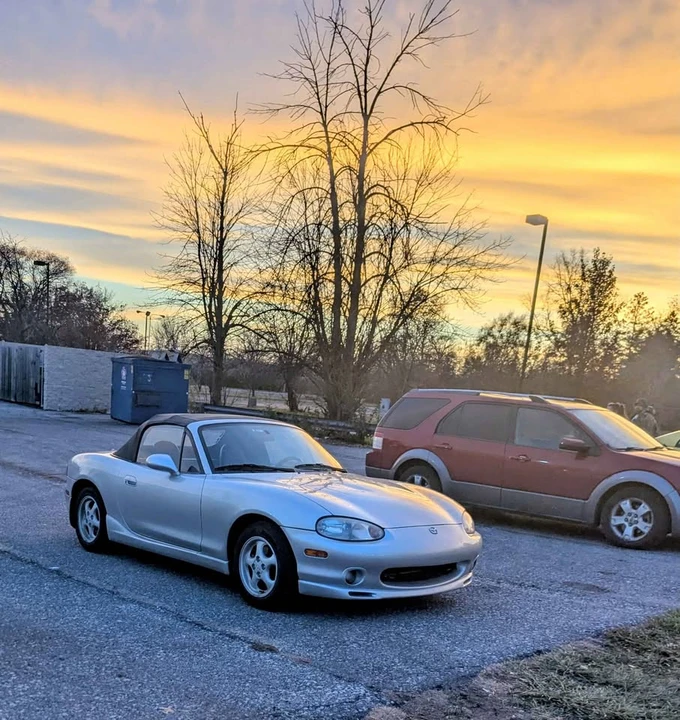 2000 Mazda NB MX-5 Miata - Image 6 of 7