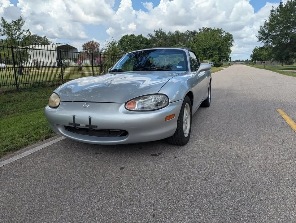 2000 Mazda NB MX-5 Miata - Image 2 of 8