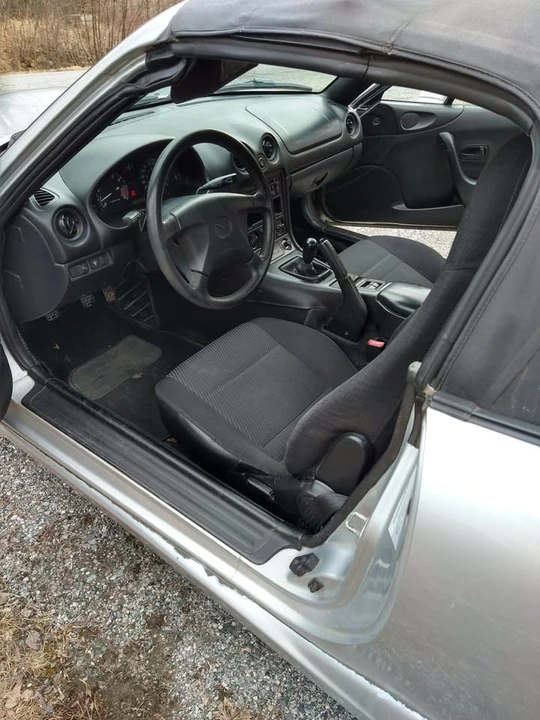 2000 Mazda NB MX-5 Miata - Image 5 of 7
