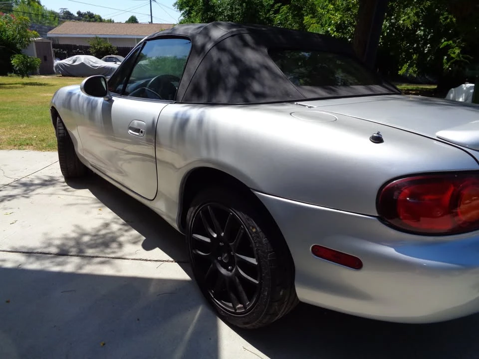 2000 Mazda NB MX-5 Miata - Image 2 of 11