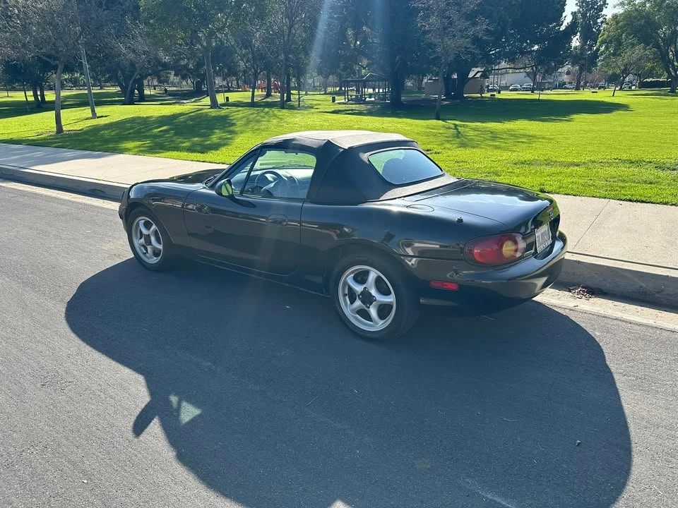 2000 Mazda NB MX-5 Miata - Image 5 of 13