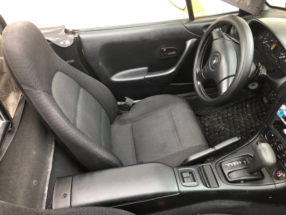 2000 Mazda NB MX-5 Miata - Image 5 of 8