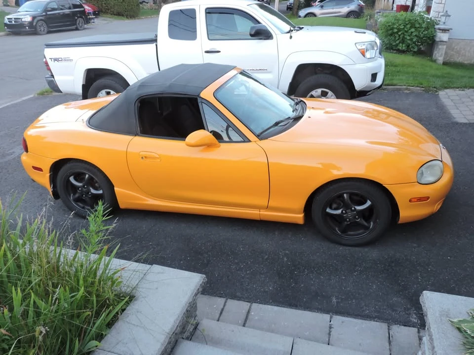 2000 Mazda NB MX-5 Miata - Image 2 of 8