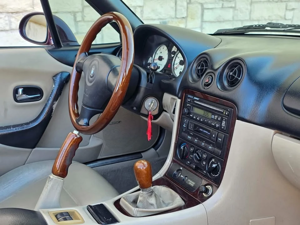 2000 Mazda NB MX-5 Miata - Image 11 of 19