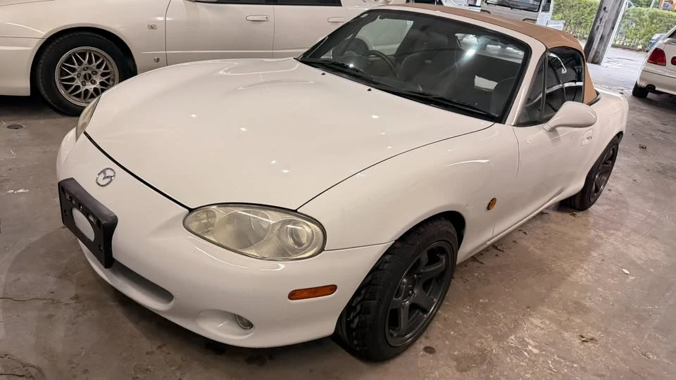 2000 Mazda NB MX-5 Miata - Image 2 of 13