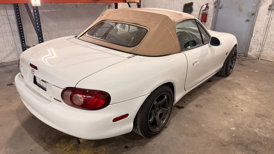 2000 Mazda NB MX-5 Miata - Image 5 of 13
