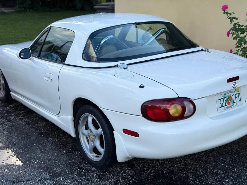 2000 Mazda NB MX-5 Miata - Image 3 of 5