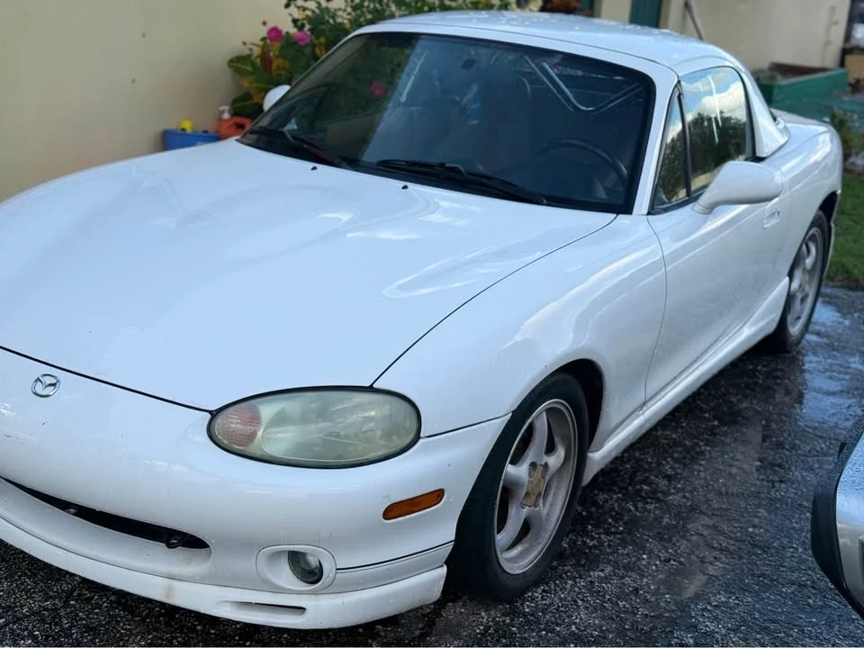 2000 Mazda NB MX-5 Miata - Image 2 of 5