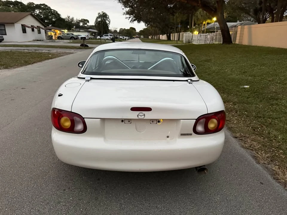 2000 Mazda MX-3 - Image 7 of 14