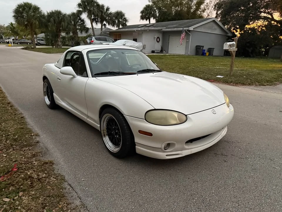2000 Mazda MX-3 - Image 2 of 14