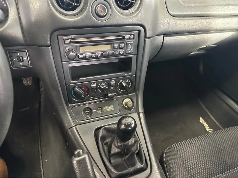 2000 Mazda NB MX-5 Miata - Image 7 of 17