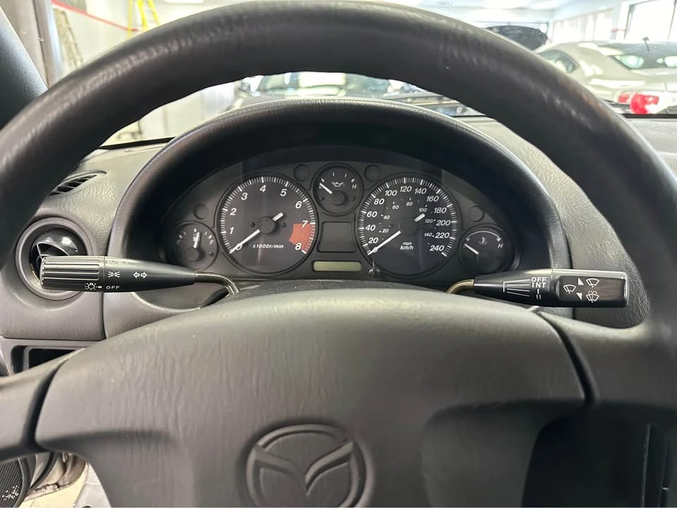 2000 Mazda NB MX-5 Miata - Image 8 of 17