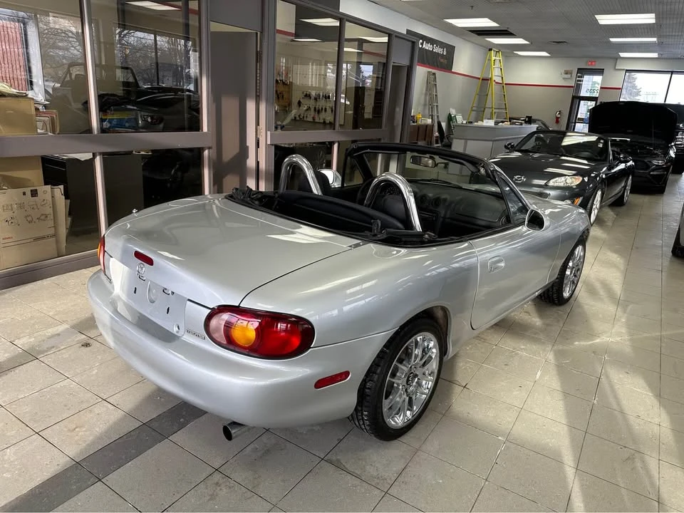 2000 Mazda NB MX-5 Miata - Image 12 of 17