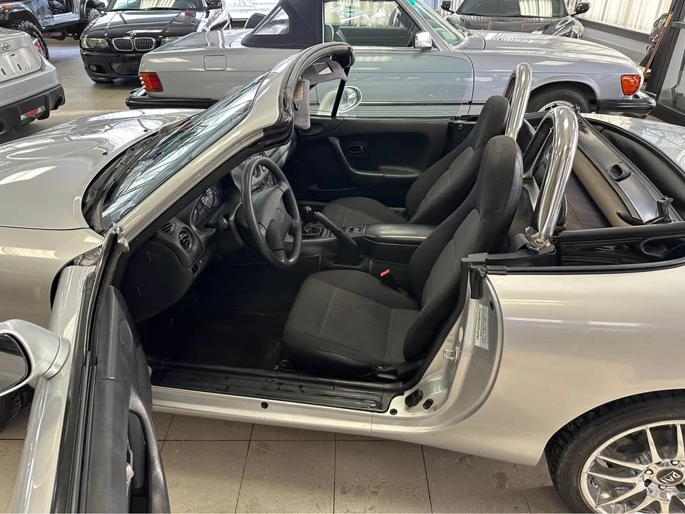 2000 Mazda NB MX-5 Miata - Image 6 of 17