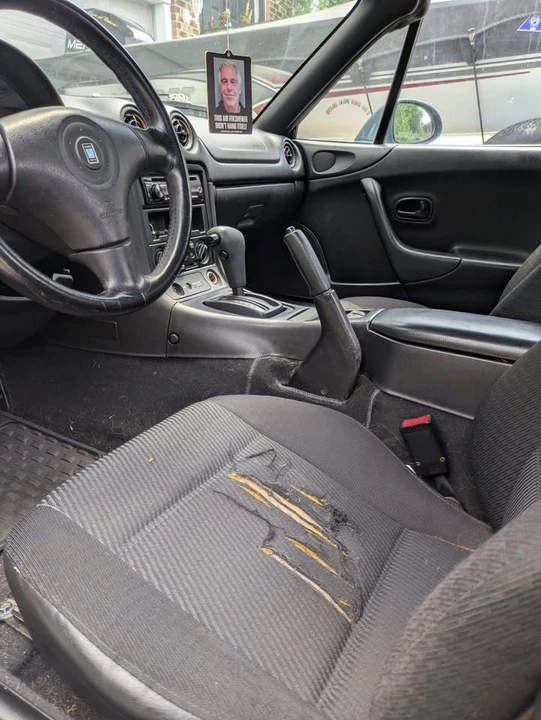 2000 Mazda NB MX-5 Miata - Image 11 of 12