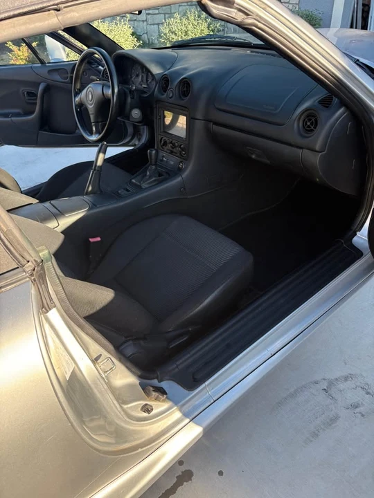 2000 Mazda NB MX-5 Miata - Image 8 of 19