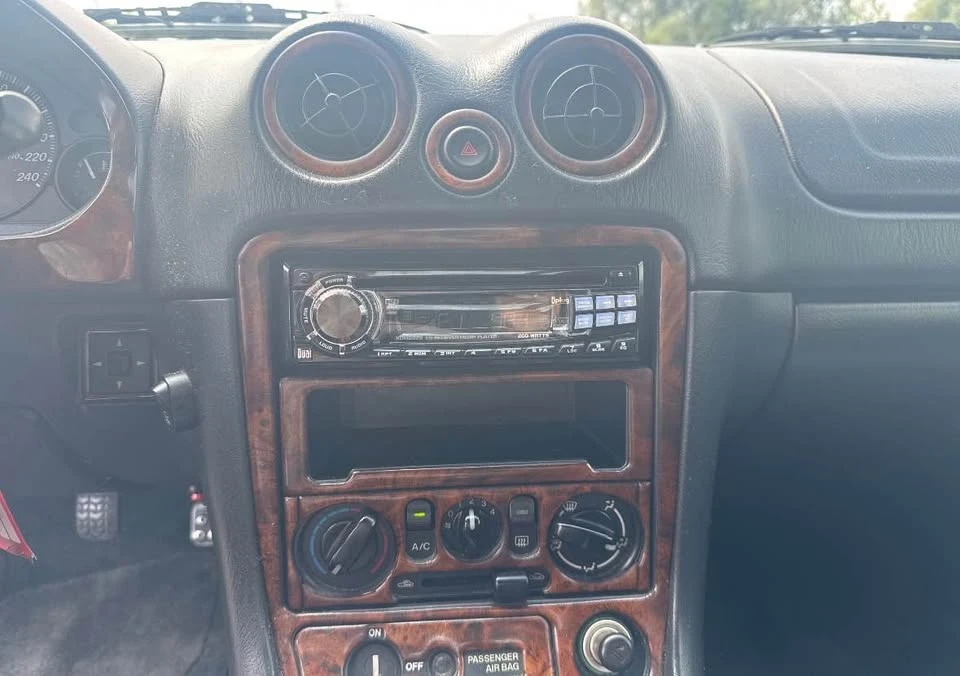 2000 Mazda NB MX-5 Miata - Image 11 of 12