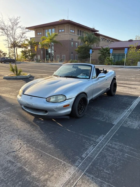 2000 Mazda NB MX-5 Miata - Image 2 of 4