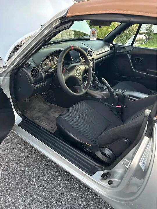 2000 Mazda NB MX-5 Miata - Image 5 of 8