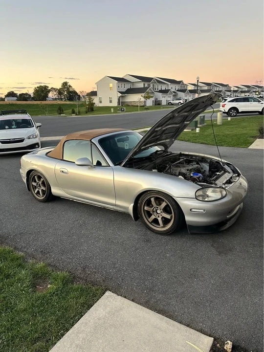 2000 Mazda NB MX-5 Miata - Image 2 of 8