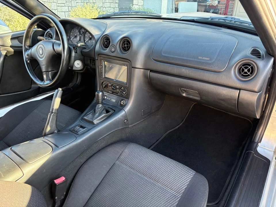2000 Mazda NB MX-5 Miata - Image 11 of 19