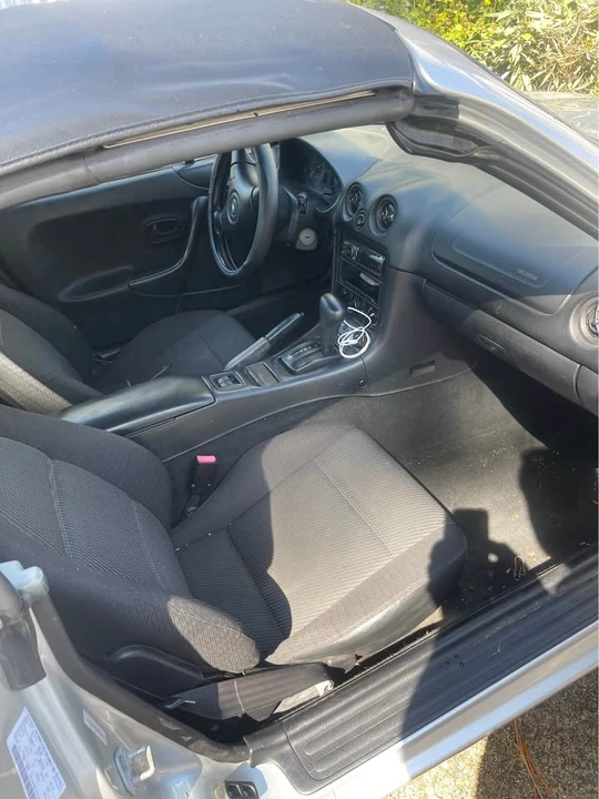 2000 Mazda NB MX-5 Miata - Image 3 of 4