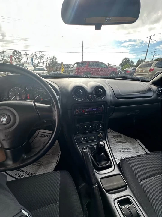 2000 Mazda NB MX-5 Miata - Image 2 of 7