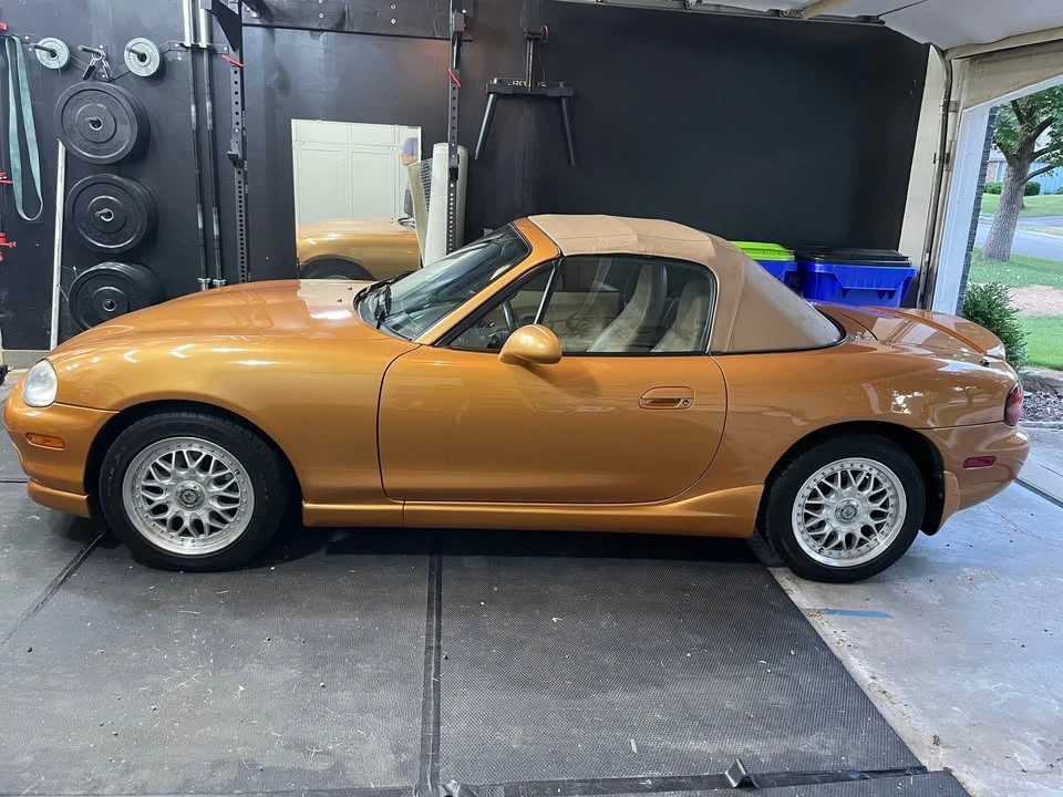 2000 Mazda NB MX-5 Miata - Image 2 of 7