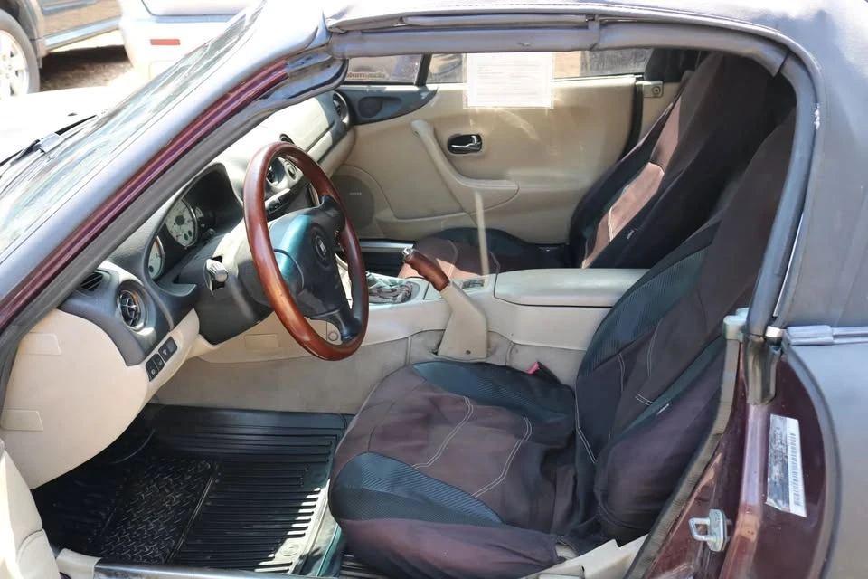 2000 Mazda NB MX-5 Miata - Image 9 of 16