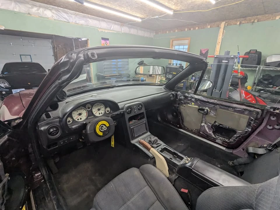 2000 Mazda NB MX-5 Miata - Image 9 of 20