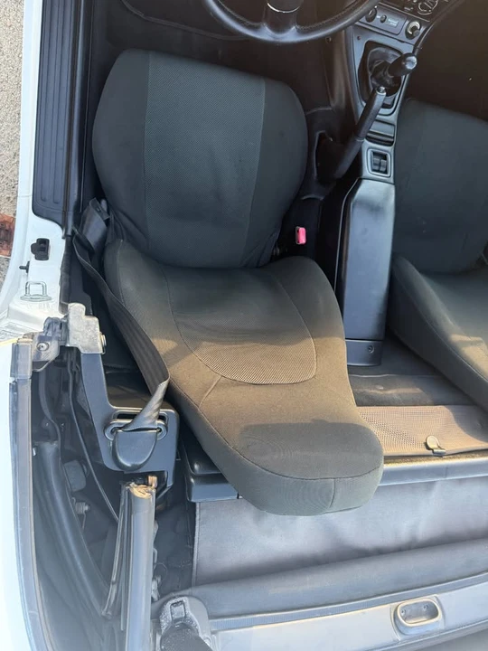 2000 Mazda NB MX-5 Miata - Image 12 of 19