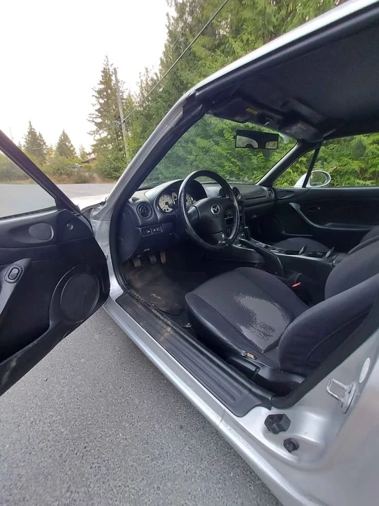 2000 Mazda NB MX-5 Miata - Image 5 of 6