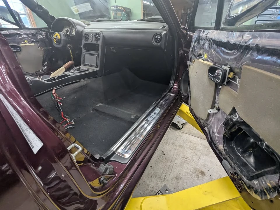 2000 Mazda NB MX-5 Miata - Image 10 of 20