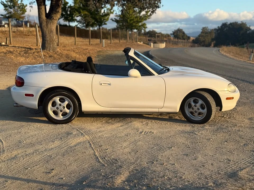 2000 Mazda NB MX-5 Miata - Image 5 of 19