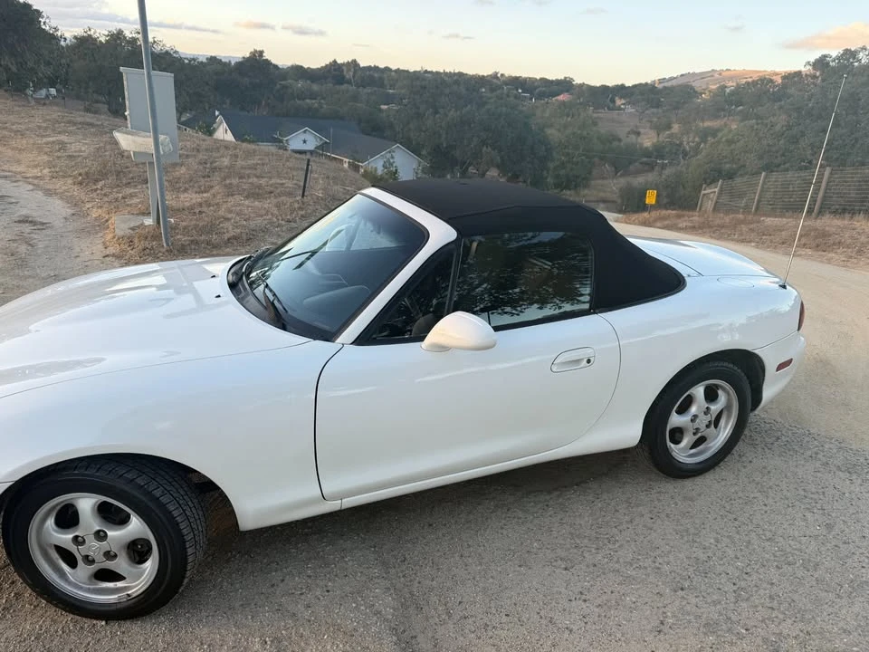 2000 Mazda NB MX-5 Miata - Image 17 of 19