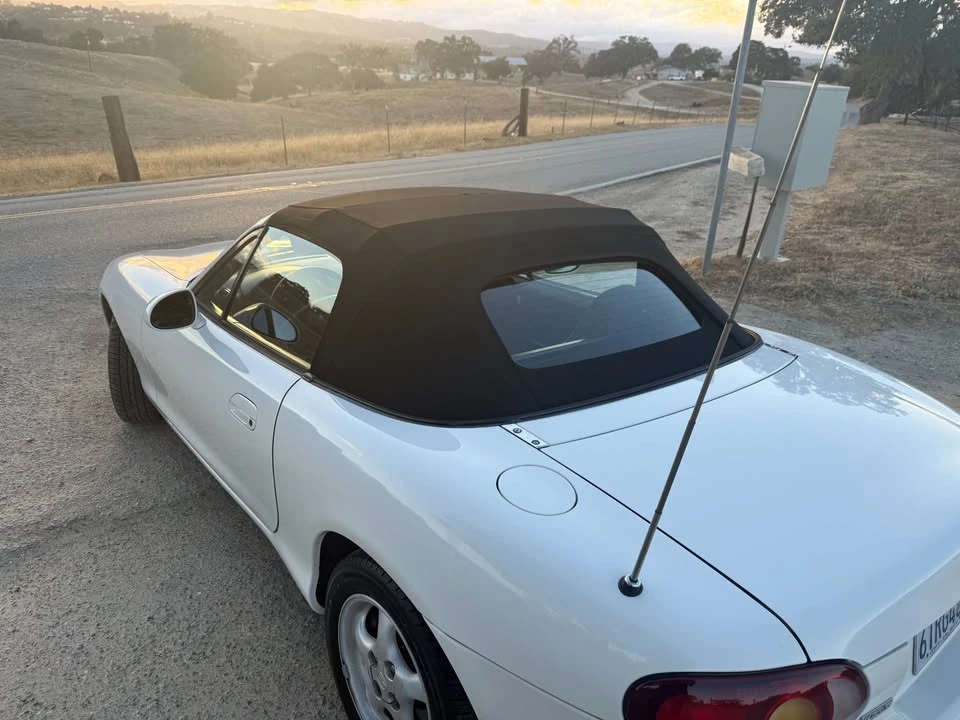 2000 Mazda NB MX-5 Miata - Image 18 of 19