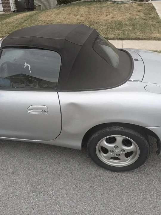 2000 Mazda NB MX-5 Miata - Image 2 of 3