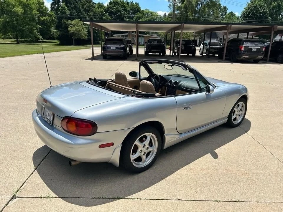 2000 Mazda NB MX-5 Miata - Image 7 of 20