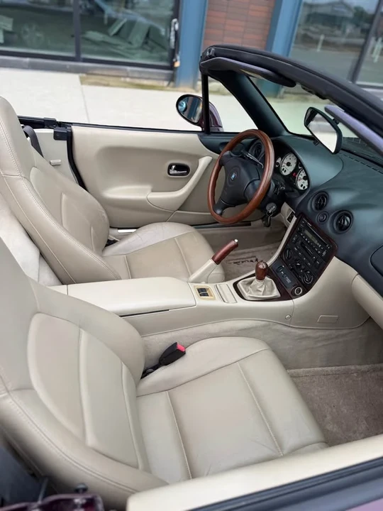 2000 Mazda NB MX-5 Miata - Image 15 of 16