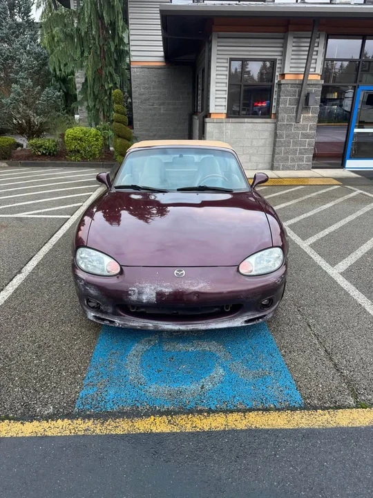 2000 Mazda NB MX-5 Miata - Image 2 of 13
