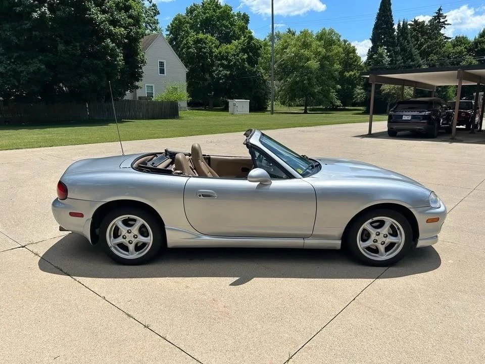 2000 Mazda NB MX-5 Miata - Image 8 of 20