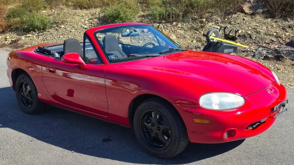 2000 Mazda NB MX-5 Miata - Image 5 of 18