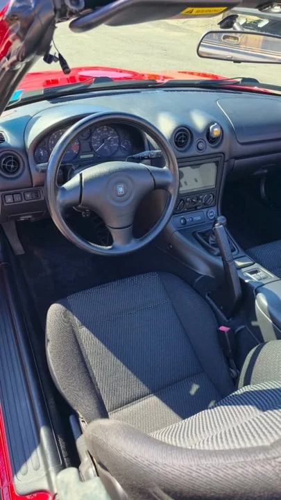 2000 Mazda NB MX-5 Miata - Image 13 of 18