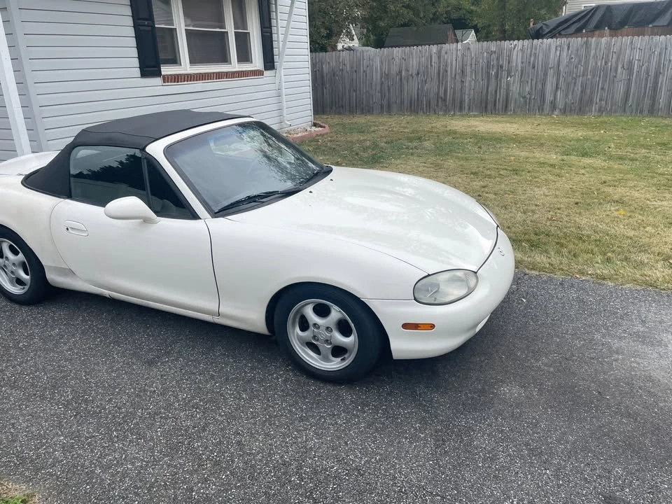 2000 Mazda NB MX-5 Miata - Image 3 of 4