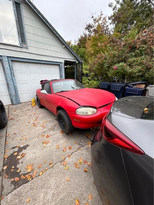 2000 Mazda NB MX-5 Miata - Image 2 of 5