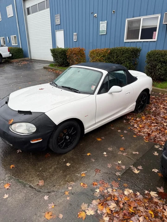2000 Mazda NB MX-5 Miata - Image 3 of 5