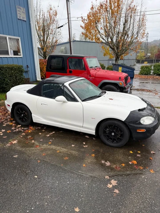 2000 Mazda NB MX-5 Miata - Image 4 of 5