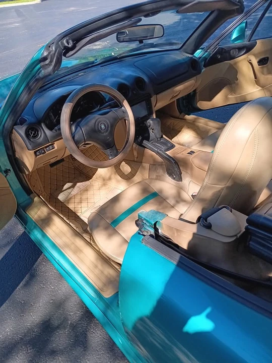 2000 Mazda NB MX-5 Miata - Image 10 of 10