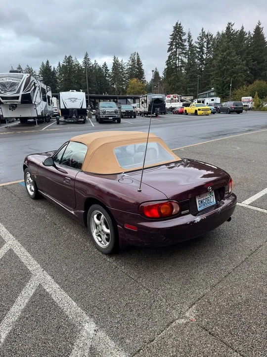 2000 Mazda NB MX-5 Miata - Image 7 of 13